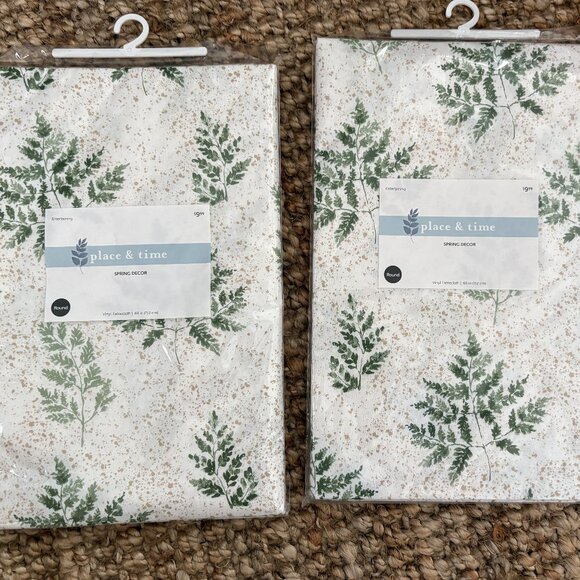 NEW 2 Matching Round Vinyl Tablecloths - Picture 1 of 4